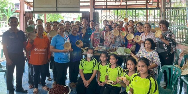 คณะสิ่งแวดล้อมฯ มมส ผนึกกำลังชุมชน-โรงเรียน สร้างนวัตกรรม “ภาชนะจากวัสดุเหลือใช้” ภายใต้ตราผลิตภัณฑ์ “สรณะ” ในวันสิ่งแวดล้อมโลก